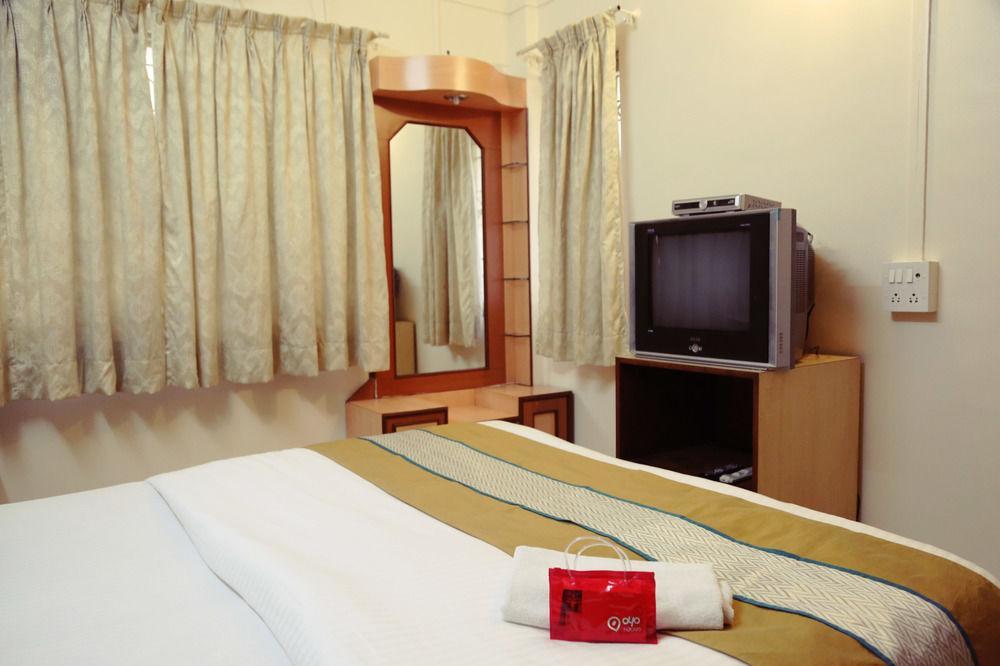 פונה Oyo 946 Royce Studio Apartments מראה חיצוני תמונה
