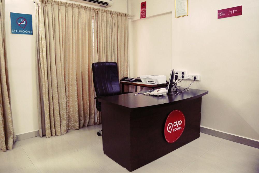 פונה Oyo 946 Royce Studio Apartments מראה חיצוני תמונה