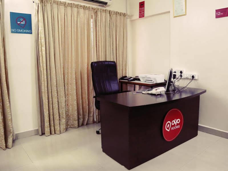 פונה Oyo 946 Royce Studio Apartments מראה חיצוני תמונה